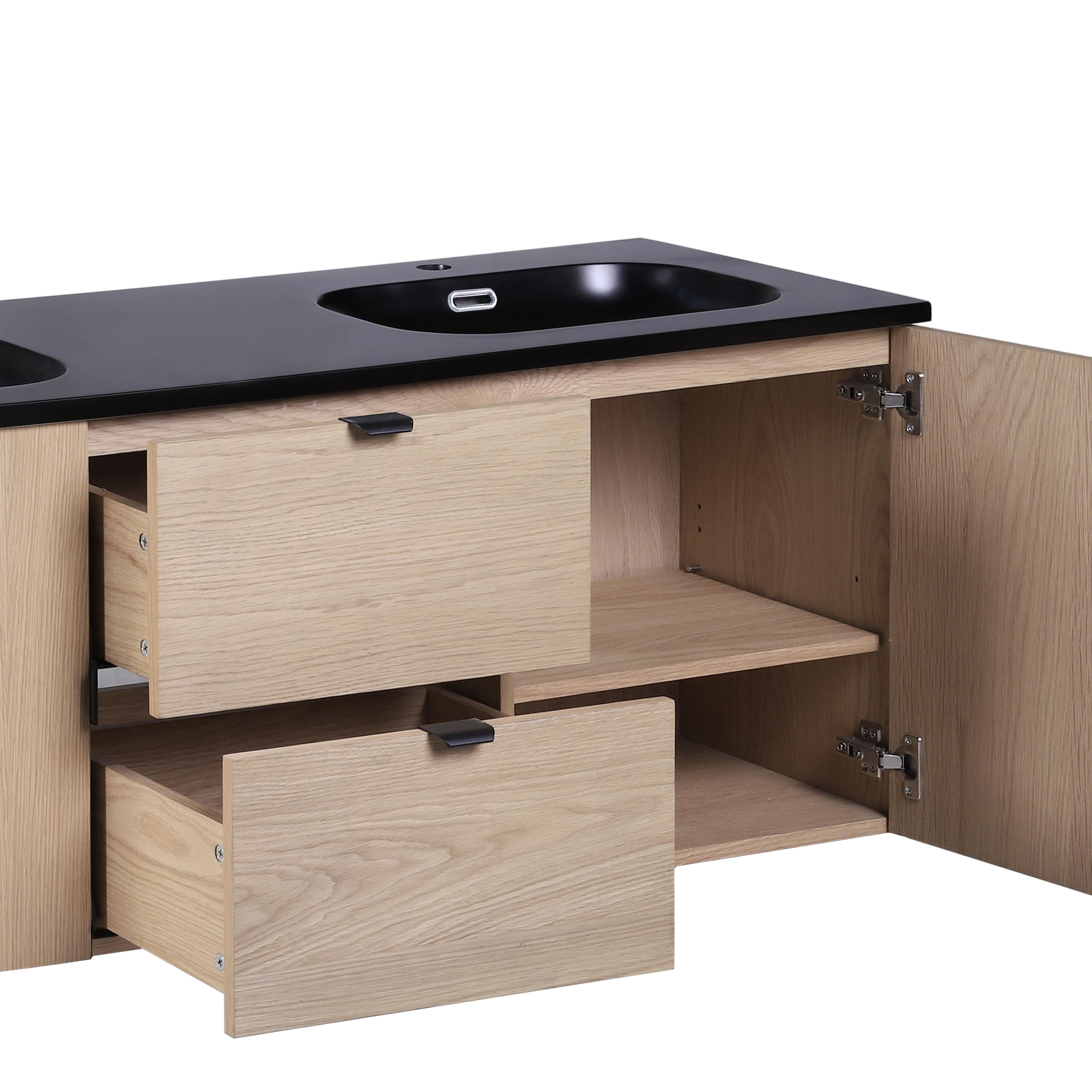 Meuble de salle de bain sur pieds en chêne avec robinets noirs, miroirs ronds et colonne
